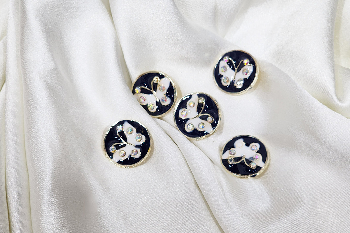 Round Shape Butterfly Print Buttons 5 Pieces