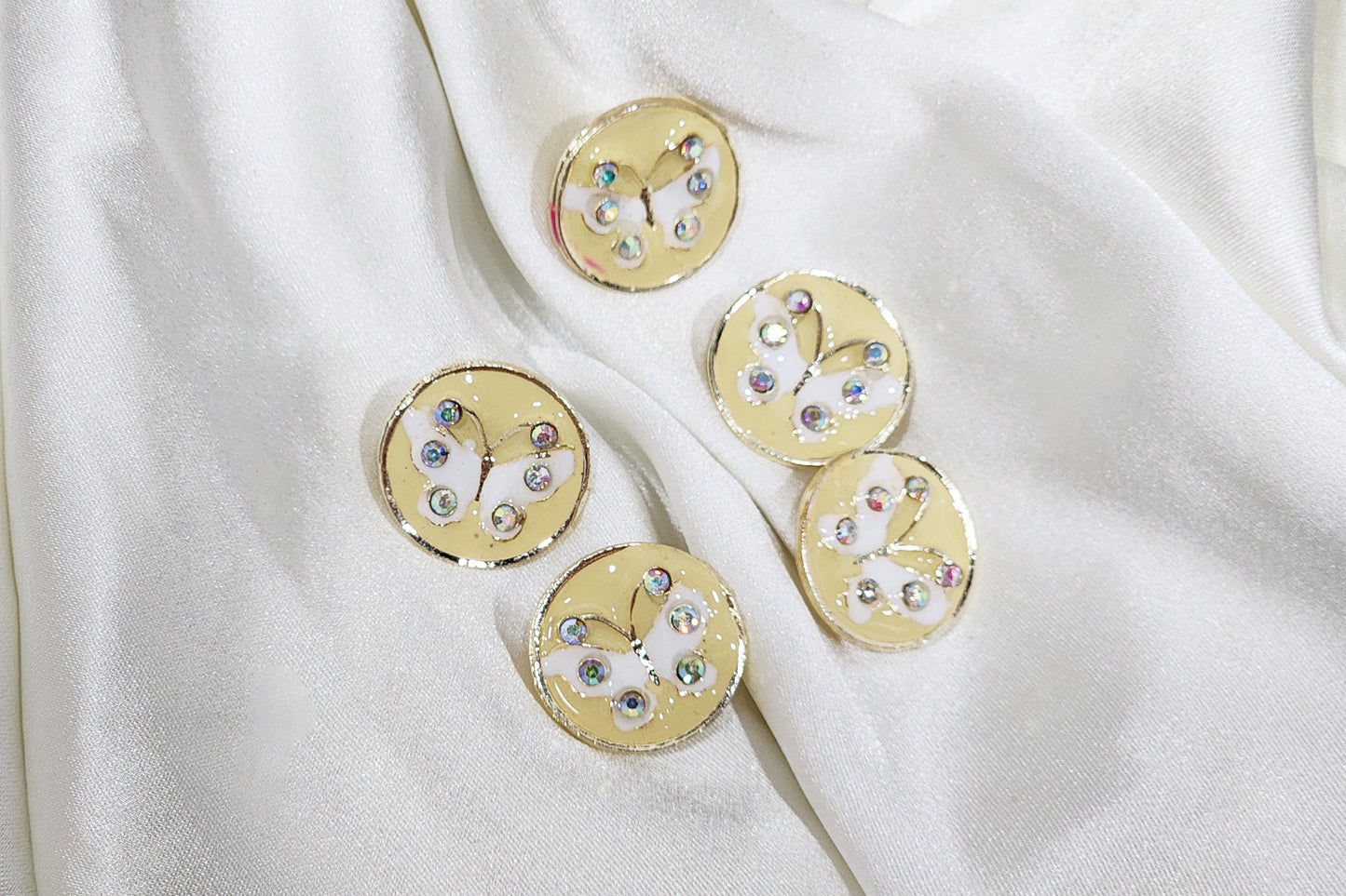 Round Shape Butterfly Print Buttons 5 Pieces