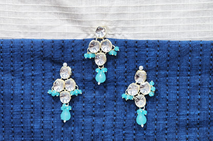 Beautiful floral design with glass stone embellishment Buttons
