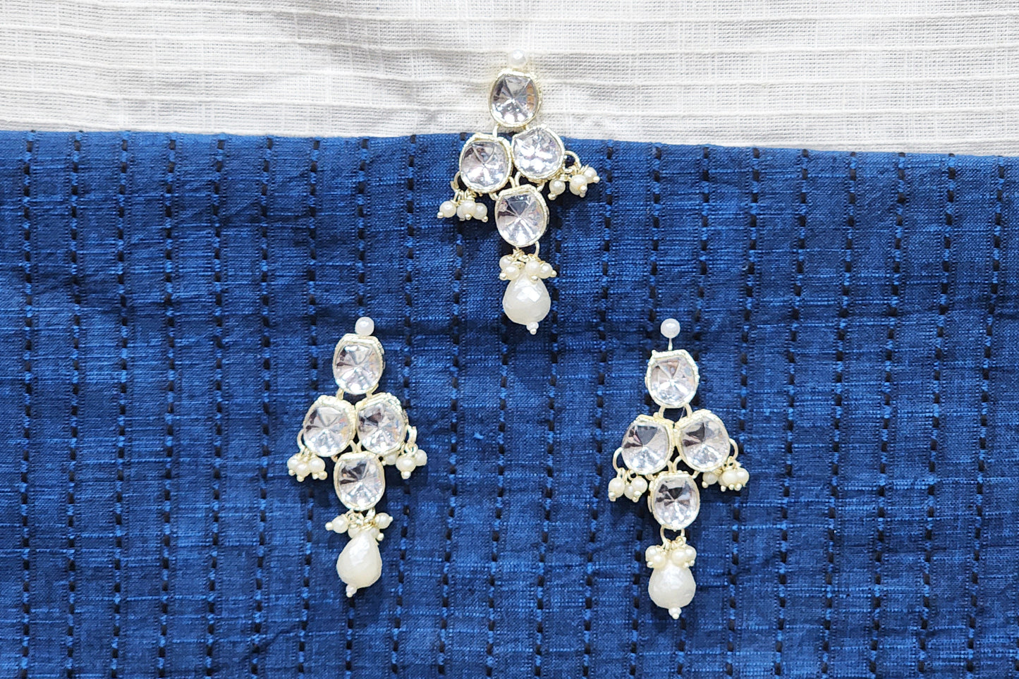Beautiful floral design with glass stone embellishment Buttons