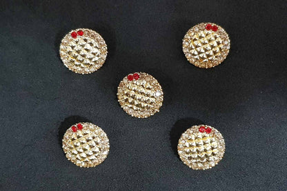Elegant round shape with a modern finish
