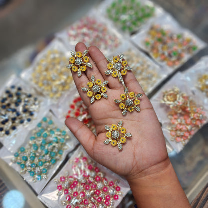 Stonework fancy flower buttons (Pack Of 5 Pieces)