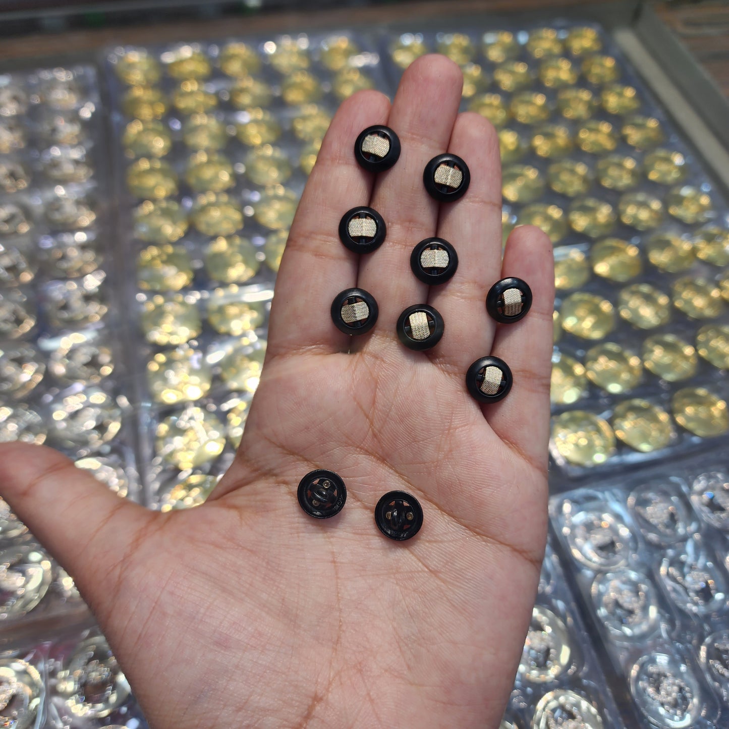 Round shaped Shirt buttons (10 Pieces)