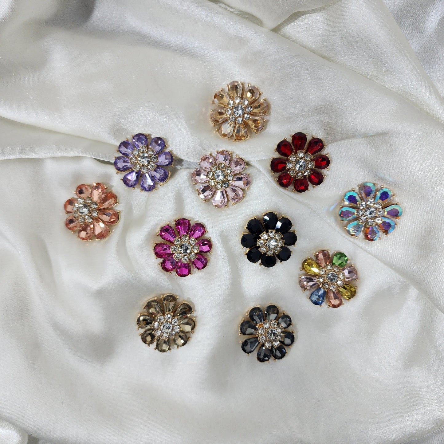 Pack of 3 Pieces Floral Design Crystal Stone Buttons Design 1