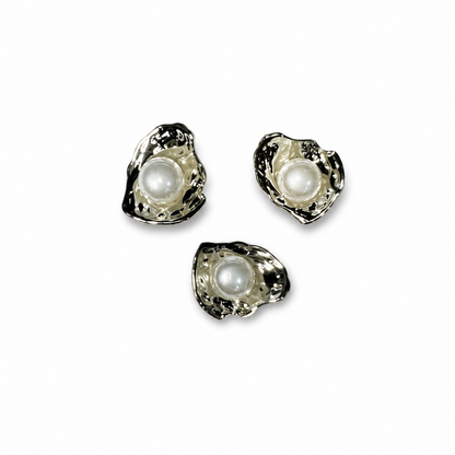 Pack of 3 Pieces Oyster Pearl Luxury Decorative Metal Buttons