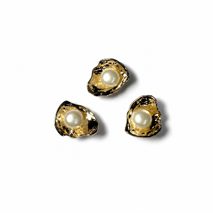 Pack of 3 Pieces Oyster Pearl Luxury Decorative Metal Buttons