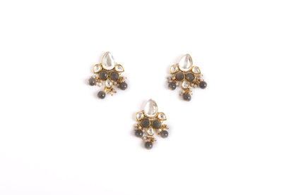 Elegant pearl and Kundan embellishment Buttons