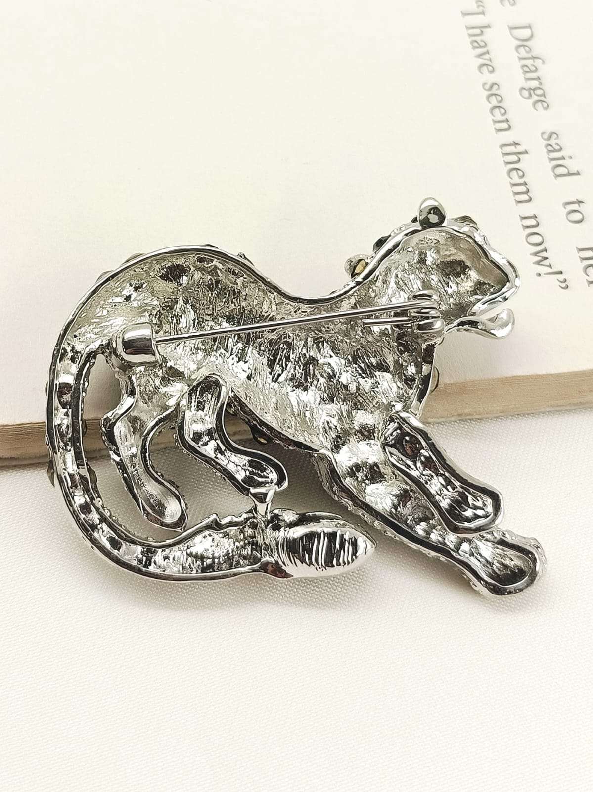 Premium Silver Color Leopard Design Brooch Lapel Pin with back pin