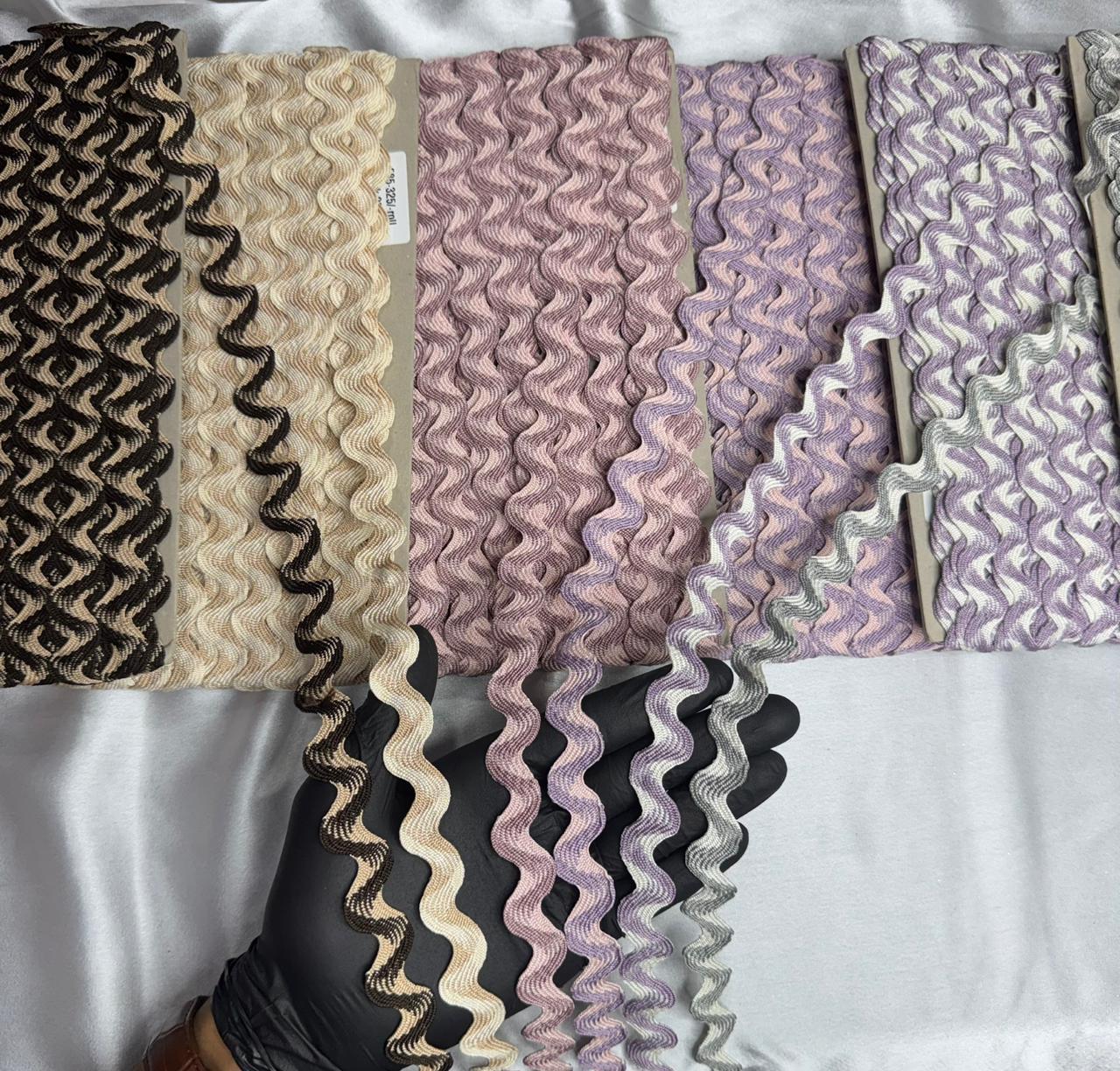 Unique Dual Color Zigzag Design Border