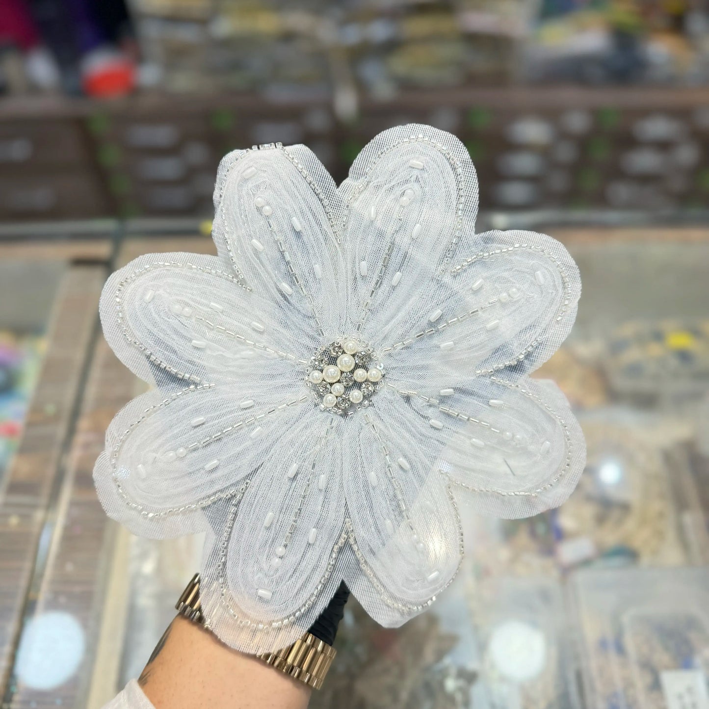 White flower with Kutdana & Nalki Work
