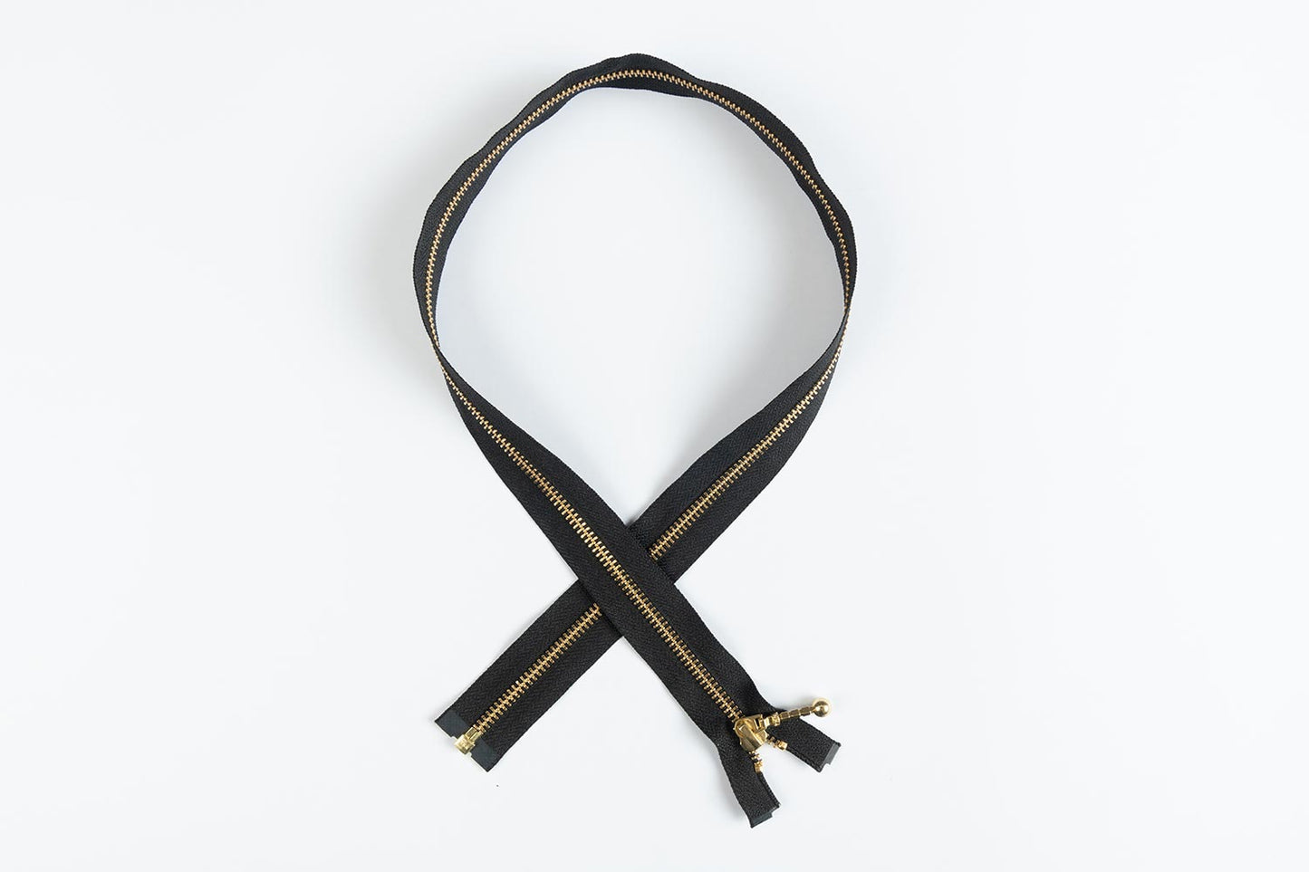 Black Color Ykk Zip with Golden Chain 20 25 inches