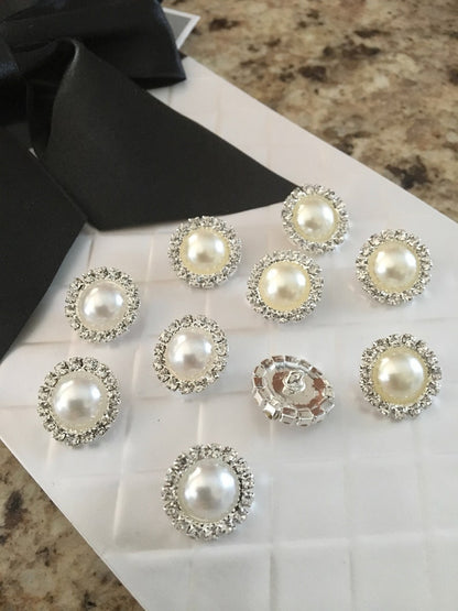 Designer Stonework Pearl Buttons Silver Base